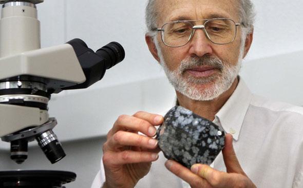 Francisco Anguita, profesor de Geología Planetaria de la UCM